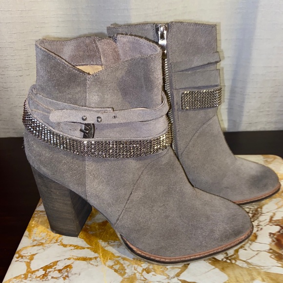 Nine West Grey Bootie size: 8 - Picture 2 of 7